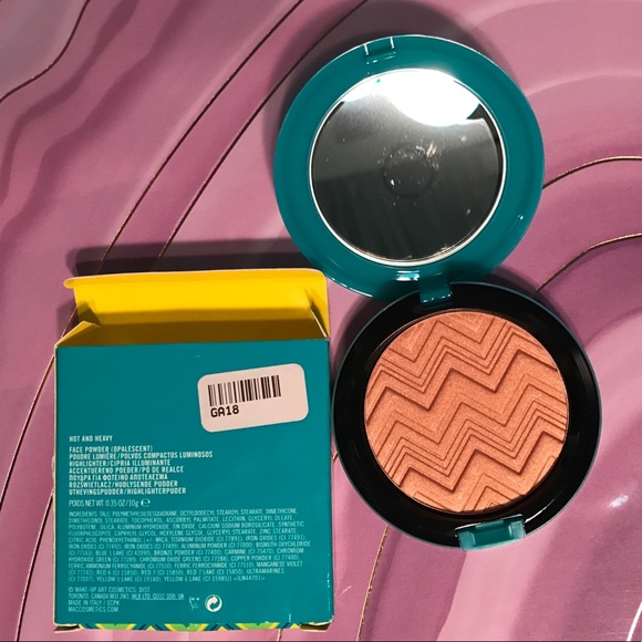 New MAC Patrick Starrr face powder - Picture 2 of 3